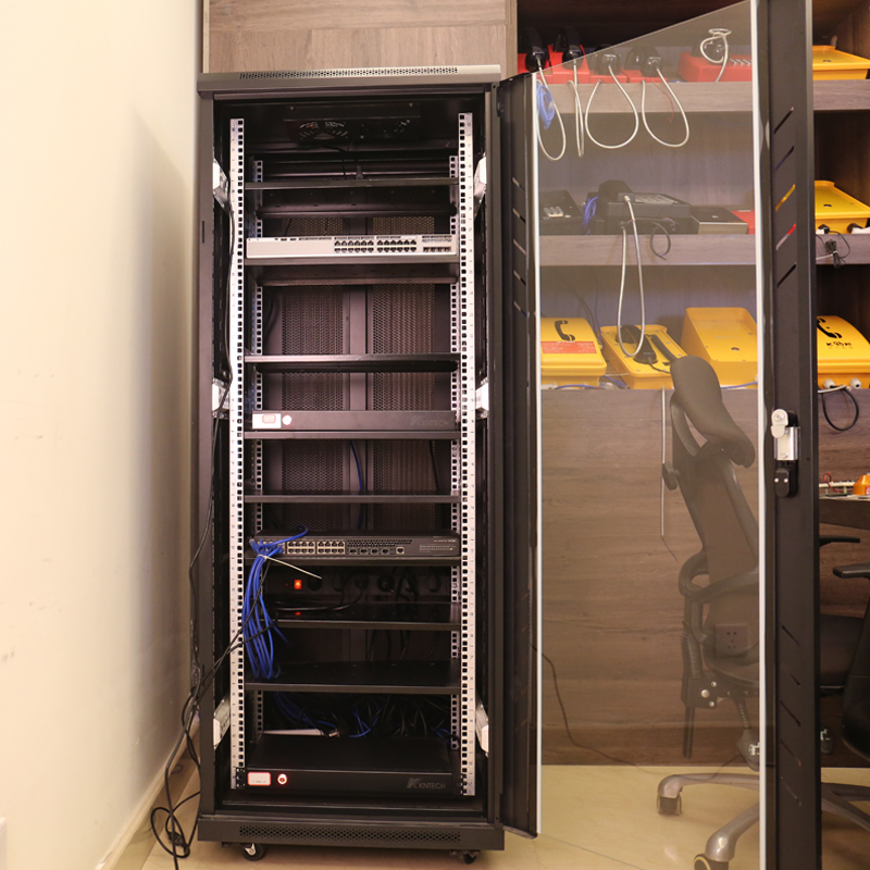 uploads/image/20250212/network-cabinet-5.jpg